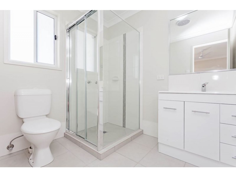 8 Tiffany Way, Pimpama QLD 4209