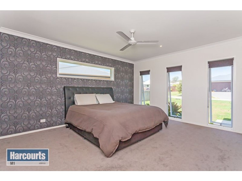 11 Conimbla Crescent, Waterford QLD 4133