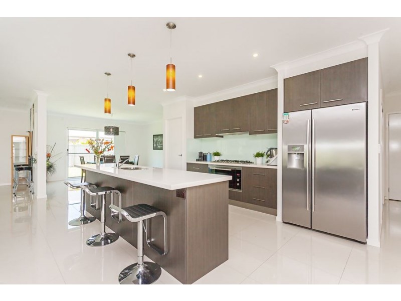 11 Conimbla Crescent, Waterford QLD 4133