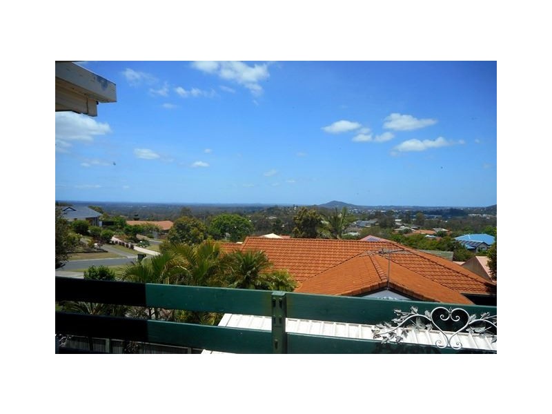 35 Hillside Crescent, Edens Landing QLD 4207