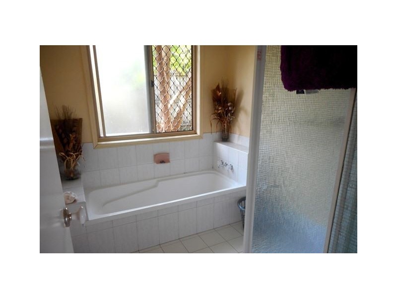 35 Hillside Crescent, Edens Landing QLD 4207