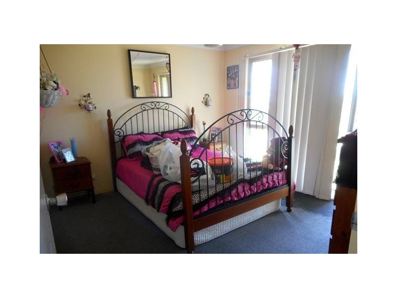 35 Hillside Crescent, Edens Landing QLD 4207