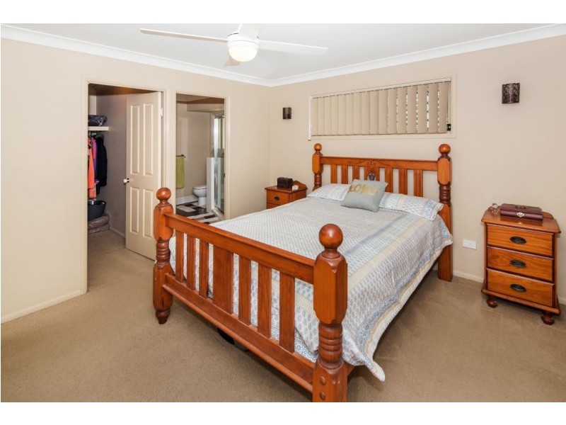 37 Emperor Drive, Redland Bay QLD 4165