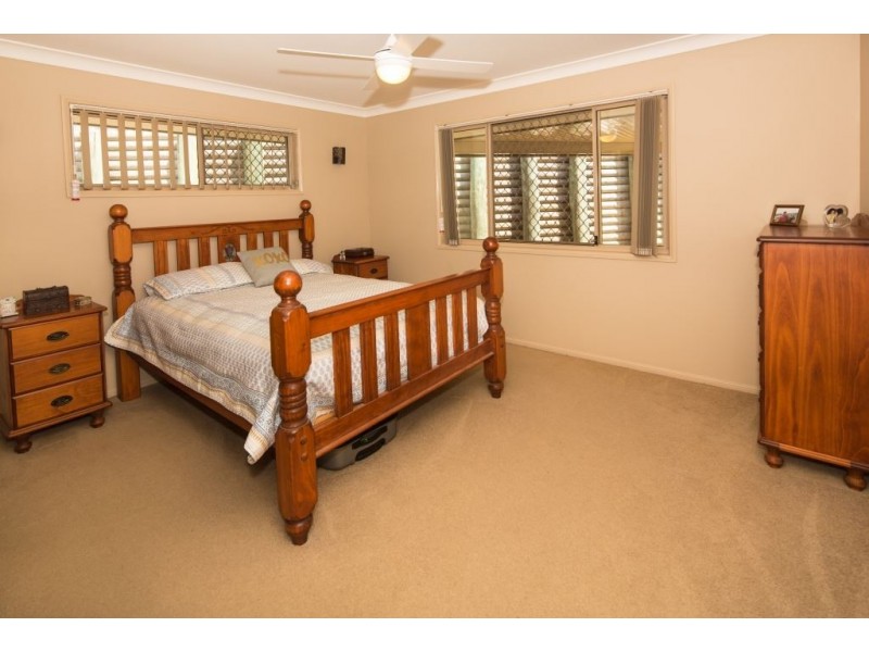 37 Emperor Drive, Redland Bay QLD 4165