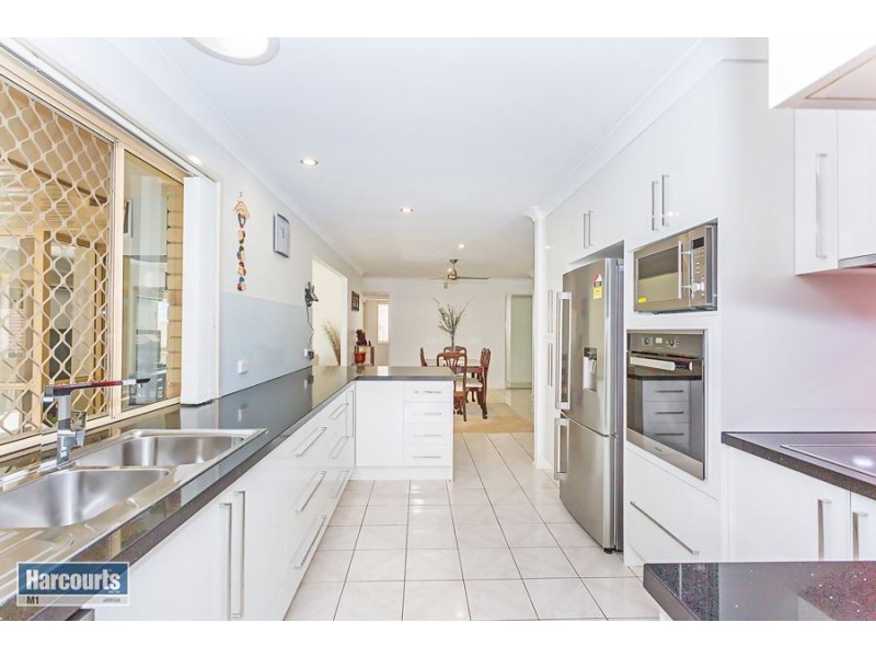 11 Costigan Terrace, Edens Landing QLD 4207