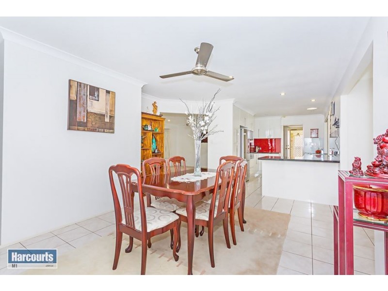 11 Costigan Terrace, Edens Landing QLD 4207