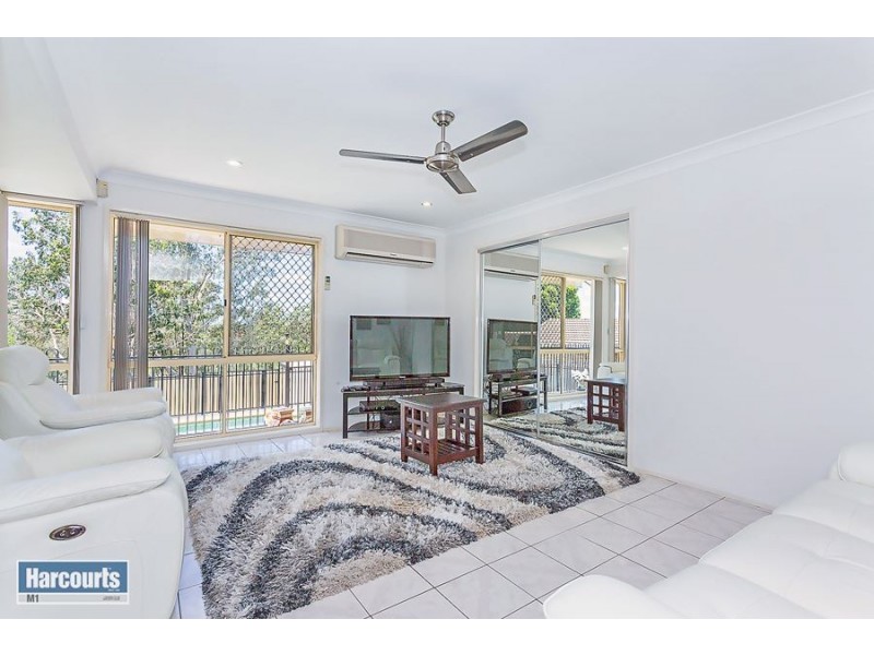 11 Costigan Terrace, Edens Landing QLD 4207