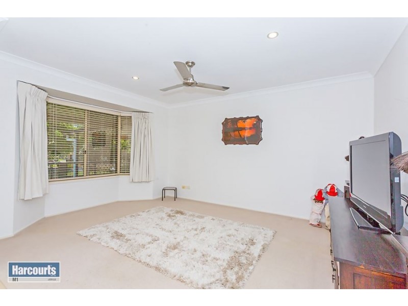 11 Costigan Terrace, Edens Landing QLD 4207