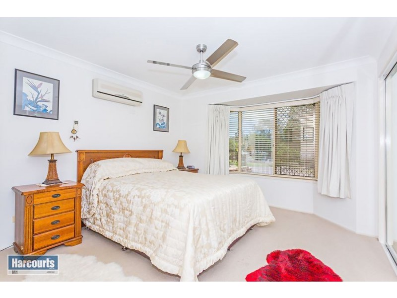 11 Costigan Terrace, Edens Landing QLD 4207