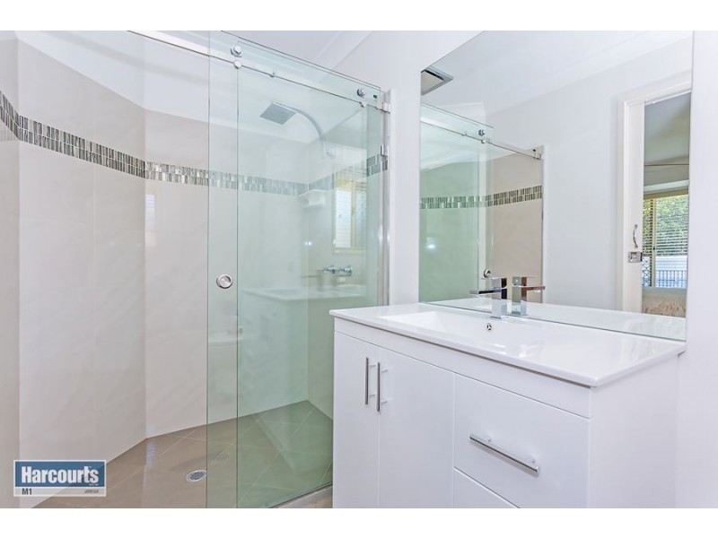 11 Costigan Terrace, Edens Landing QLD 4207