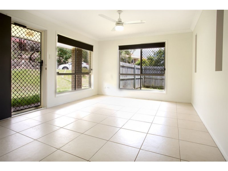 7 Kings Row, Edens Landing QLD 4207