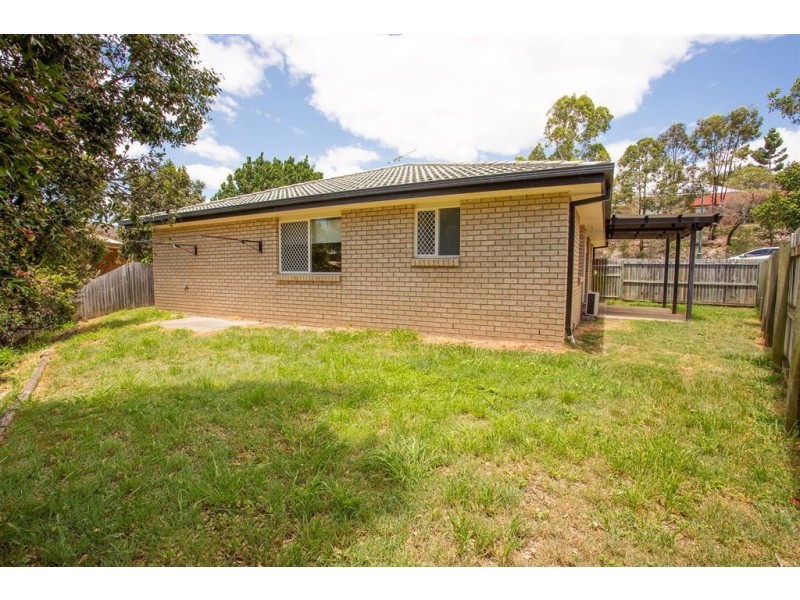 7 Kings Row, Edens Landing QLD 4207