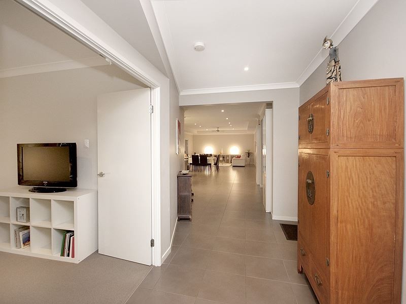 65 Taylor Place, Mackenzie QLD 4156