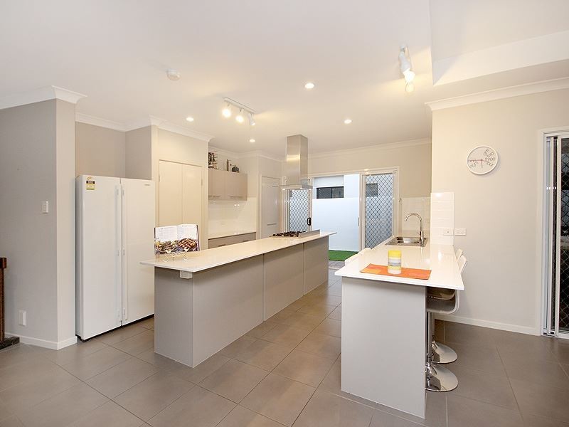 65 Taylor Place, Mackenzie QLD 4156