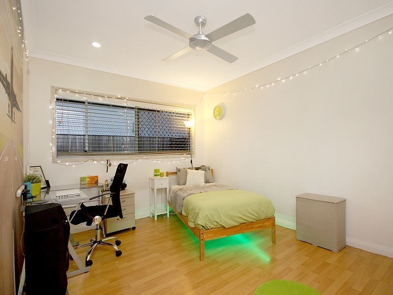 65 Taylor Place, Mackenzie QLD 4156