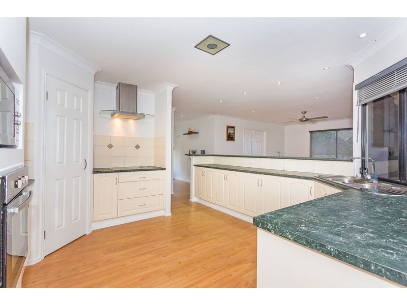 9 Barnhill Tce, Edens Landing QLD 4207