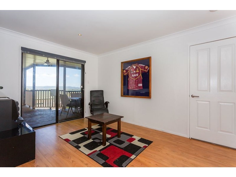 9 Barnhill Tce, Edens Landing QLD 4207