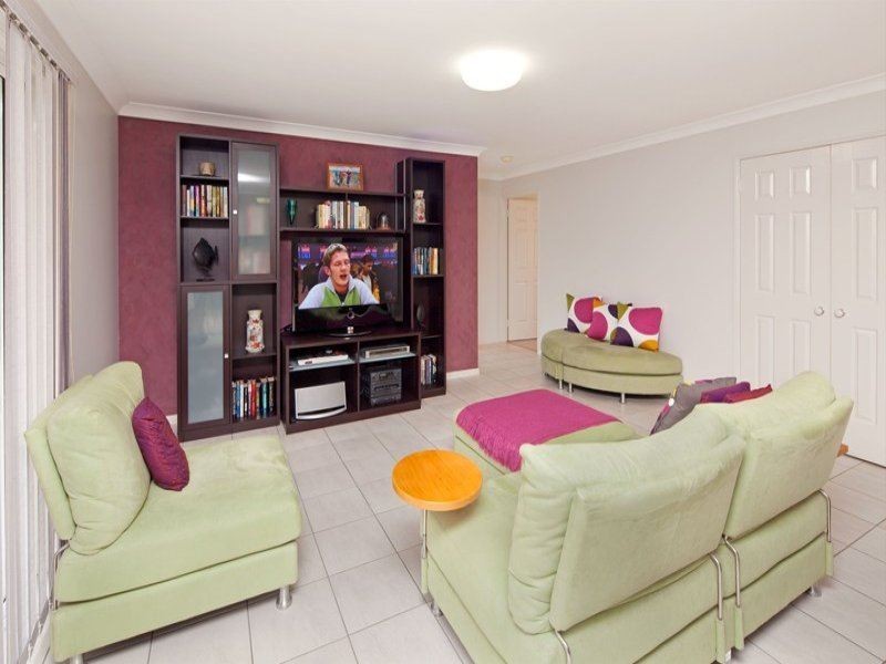 5 Lexington Place, Wishart QLD 4122