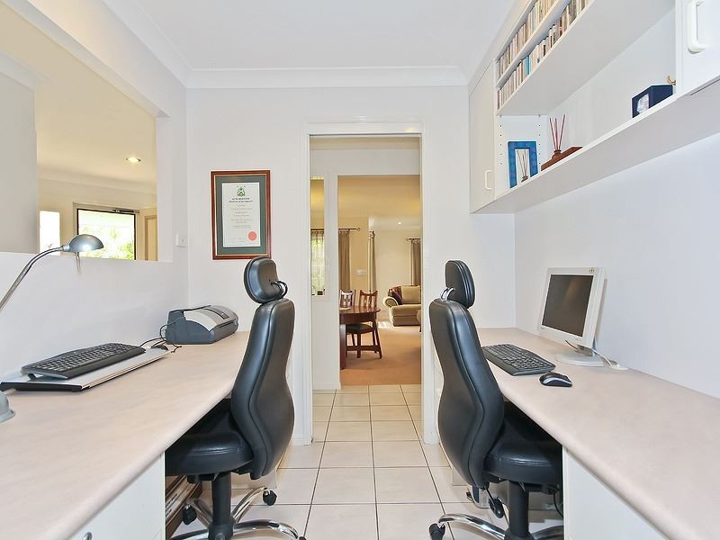 5 Lexington Place, Wishart QLD 4122