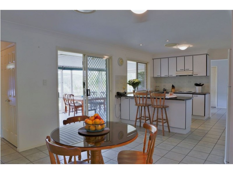 252 Mt Warren Blvd, Mount Warren Park QLD 4207