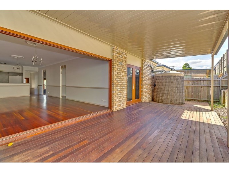 19 Outlook Drive, Waterford QLD 4133