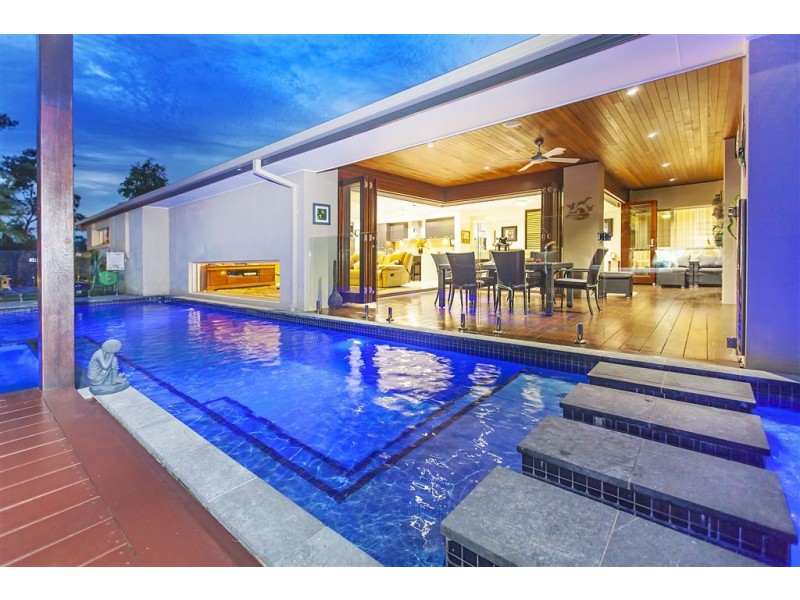 8 Grand Terrace, Waterford QLD 4133