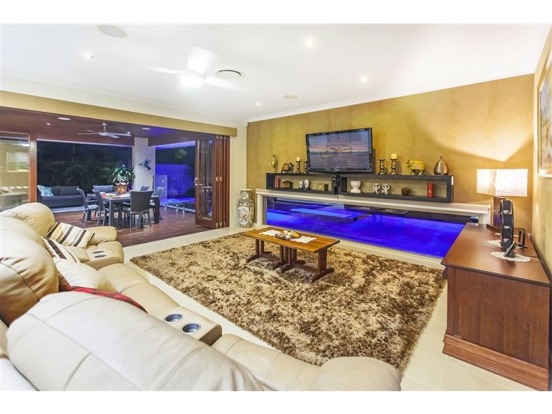8 Grand Terrace, Waterford QLD 4133