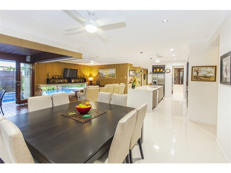 8 Grand Terrace, Waterford QLD 4133