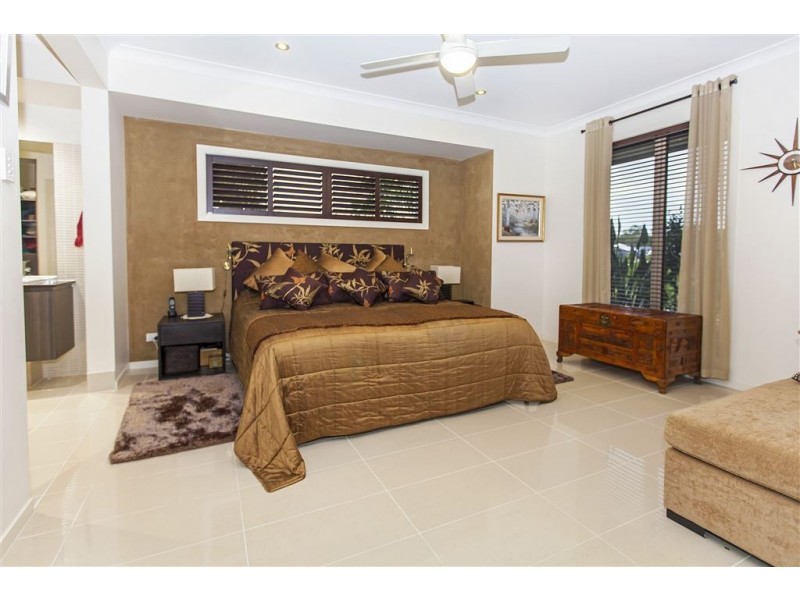 8 Grand Terrace, Waterford QLD 4133