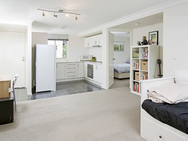 4/6 Roseglen Street, Greenslopes QLD 4120