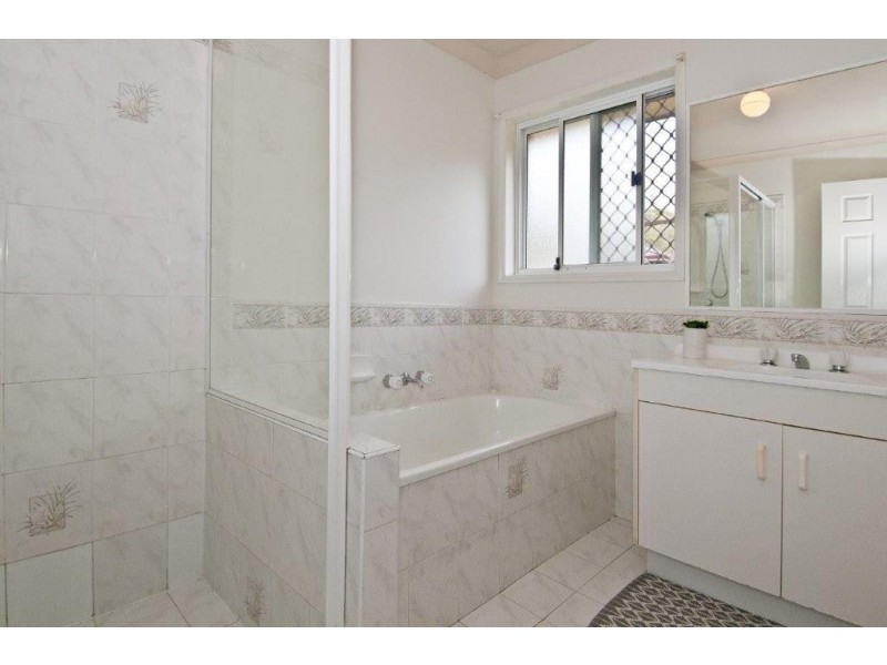 6 Peace Court, Mount Warren Park QLD 4207