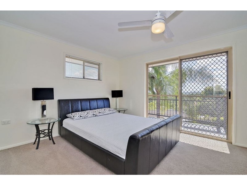 31 Wantana Crescent, Edens Landing QLD 4207