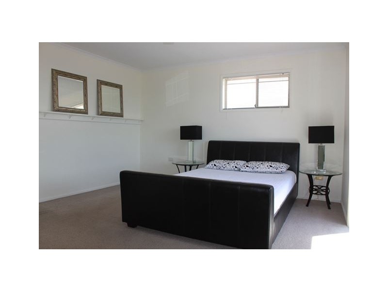 31 Wantana Crescent, Edens Landing QLD 4207