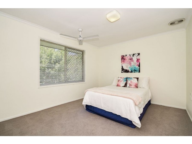 31 Wantana Crescent, Edens Landing QLD 4207