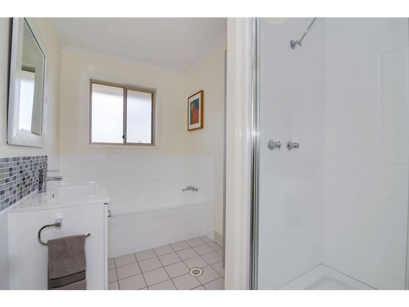 31 Wantana Crescent, Edens Landing QLD 4207