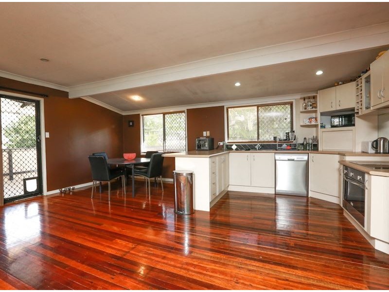 30 Veronica Avenue, Daisy Hill QLD 4127