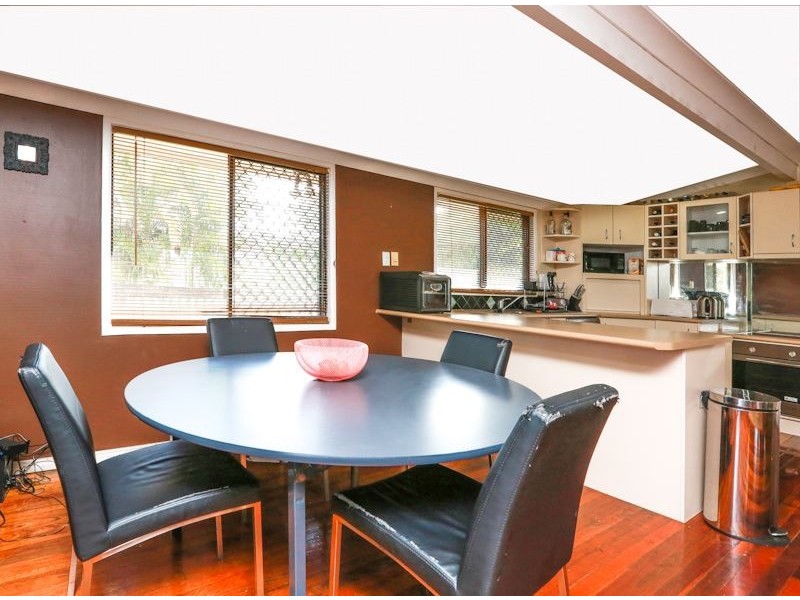 30 Veronica Avenue, Daisy Hill QLD 4127