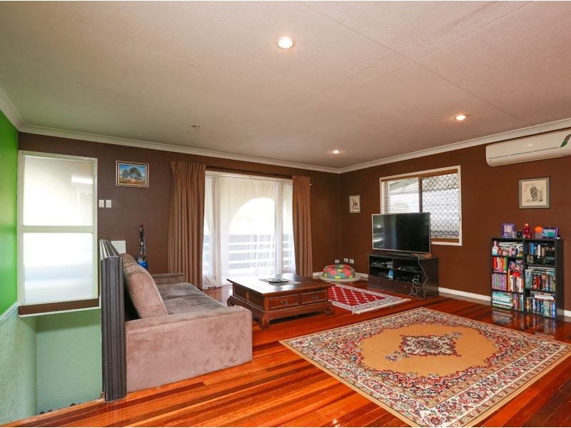 30 Veronica Avenue, Daisy Hill QLD 4127