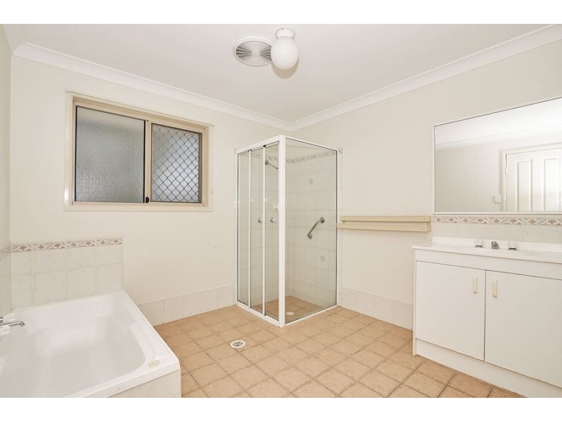 12 Eden Close, Edens Landing QLD 4207
