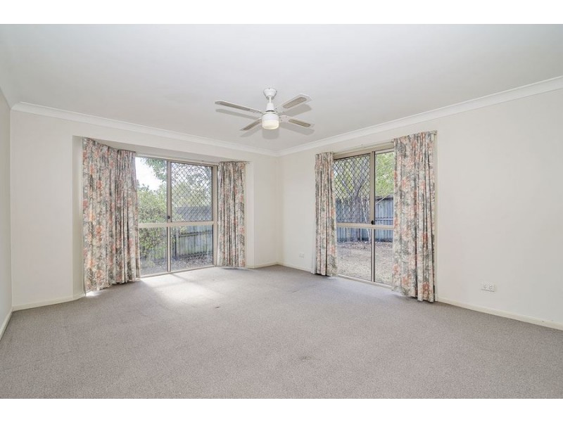 12 Eden Close, Edens Landing QLD 4207