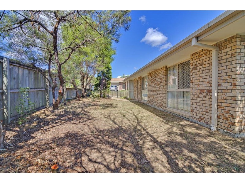 12 Eden Close, Edens Landing QLD 4207