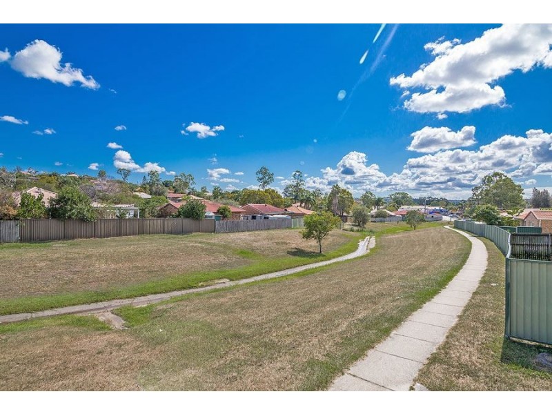 12 Eden Close, Edens Landing QLD 4207