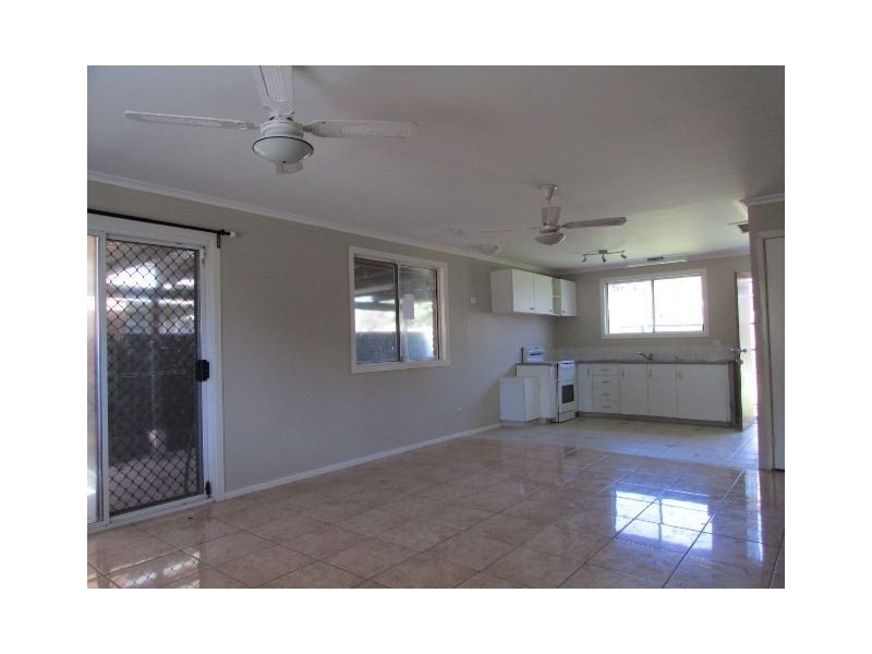 4 Bergomi Court, Eagleby QLD 4207