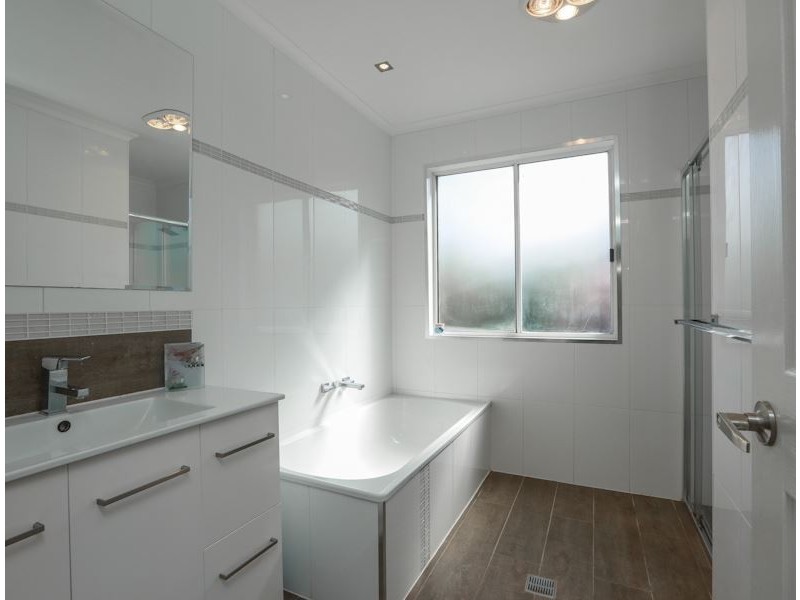 16 Tansey Drive, Tanah Merah QLD 4128