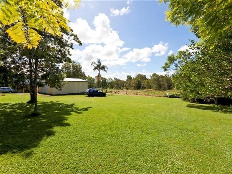 8 London Road, Belmont QLD 4153