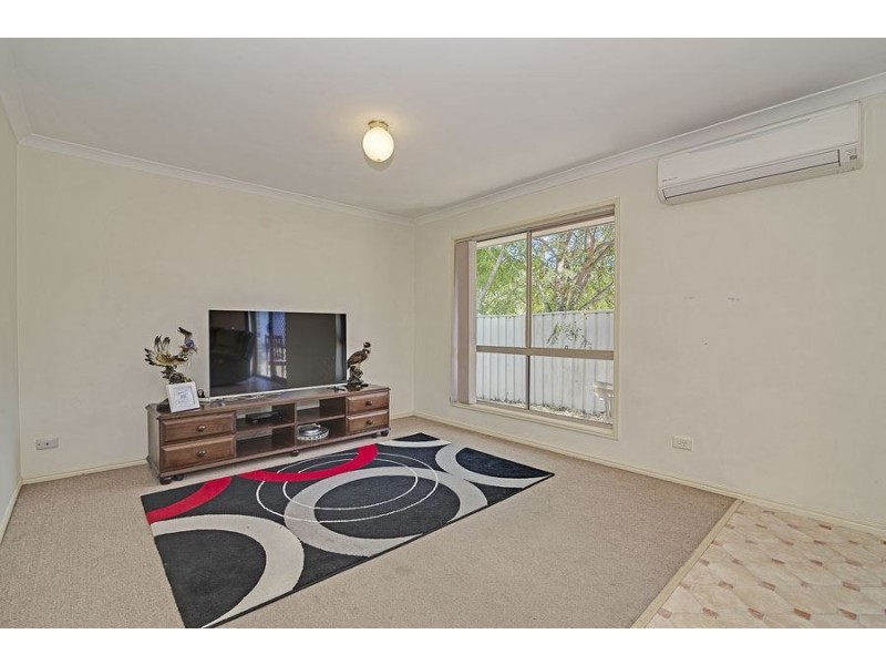 8 Cherrytree Place, Waterford West QLD 4133