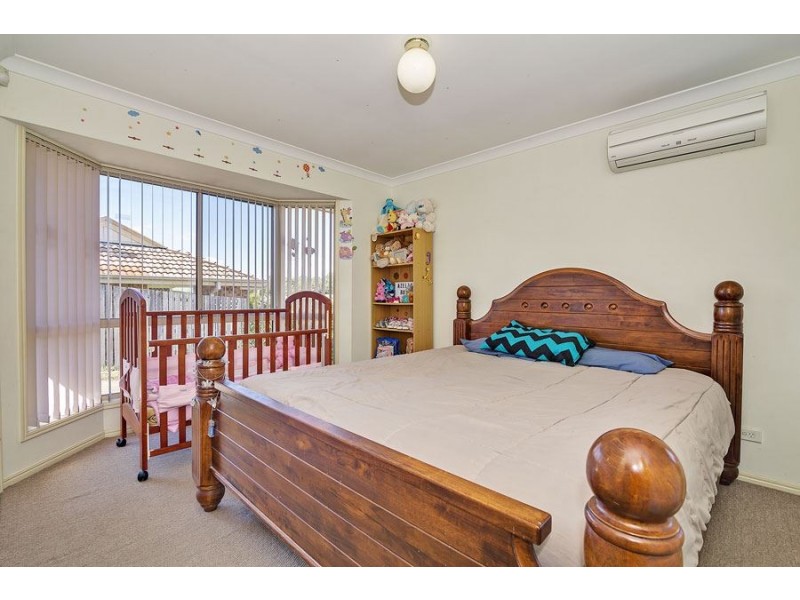 8 Cherrytree Place, Waterford West QLD 4133