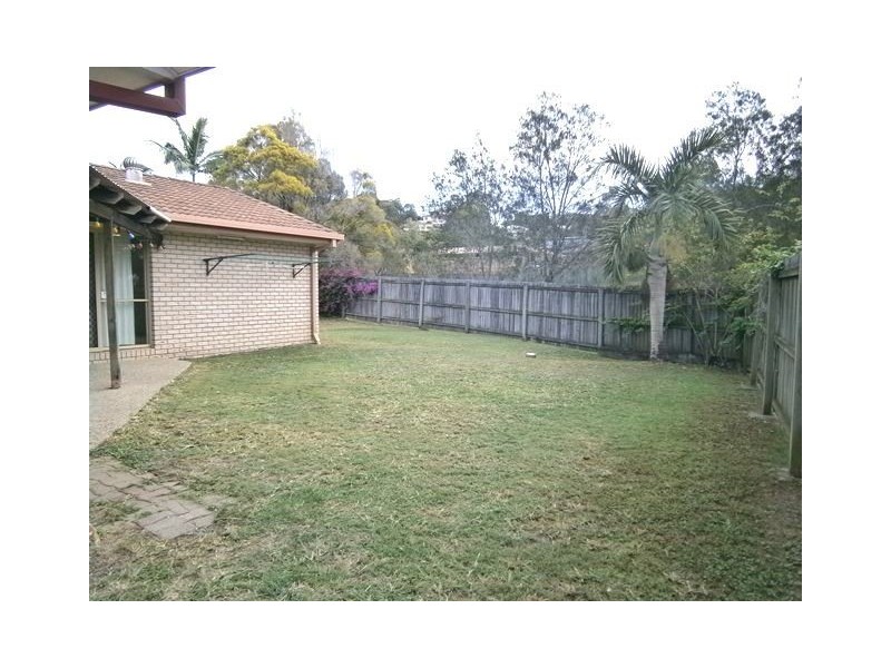 30 Duesbury Crescent, Edens Landing QLD 4207
