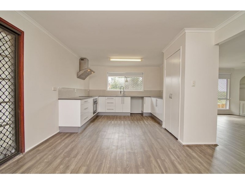 4 Jeetho Street, Holmview QLD 4207