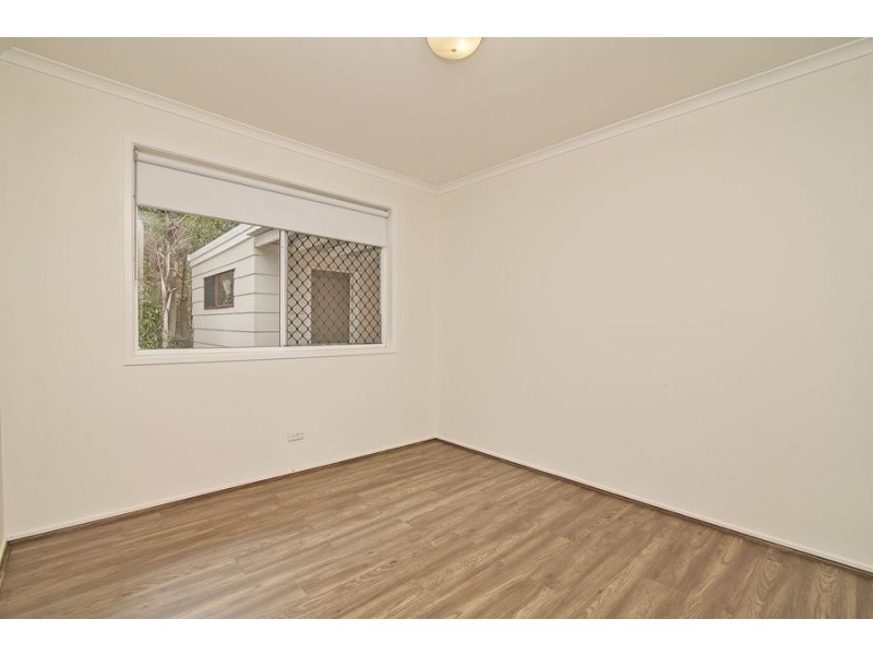 4 Jeetho Street, Holmview QLD 4207